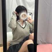 ヒメ日記 2025/11/18 22:09 投稿 ☆なつき☆ 学校帰りの妹に手コキしてもらった件 谷九