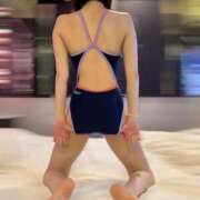 ヒメ日記 2025/12/30 13:14 投稿 【みひろ】密着好き甘えん坊♪ コーチと私と、ビート板･･･