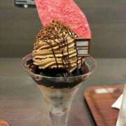 ゆきの 高級パフェ🍨 電車ごっこ