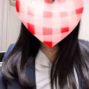 白百合（しらゆり） 雨の音はヒーリングミュージックのよう🩵🫧💧 ユカノモリ