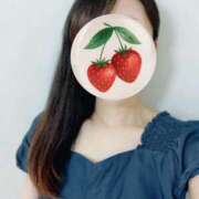 なみ 明日17時から出勤します🍋 胡蝶蘭