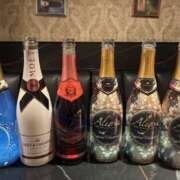 りお 伝説級🥂🫧 アレグリア