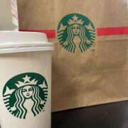 いずみ 冬のスタバ☕ デリス新宿