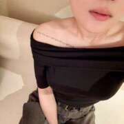 高瀬みずな 本日出勤です〜♡ 断りきれない美人マッサージ嬢たち