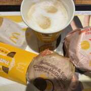 円べに 朝マック（＾ν＾）うふふ ワイフコレクション