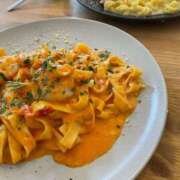 美七海はな こんにちは☀️ セレブ Rex