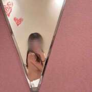 ヒメ日記 2025/05/25 22:32 投稿 小栗はるね 全裸美女からのカゲキな誘惑