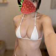 片岡りな 祝日いかがお過ごしですか🍓 みるふぃーゆ