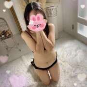 雫れいら 出勤してます！！💓 全裸革命orおもいっきり痴漢電車