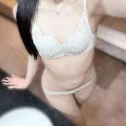 つきの 優しくして🫣🤍 E+アイドルスクール　大阪・日本橋店