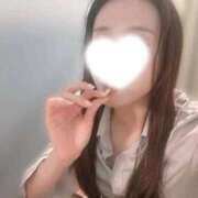 吉田あけみ 本日残りラスト枠のみ🤍 e女商事 池袋店