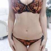 瑠奈(るな) 華金きましたよ〜🔥】 エリートな人妻たち新宿