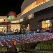 瑠奈(るな) 外がキラキラ🤩 エリートな人妻たち新宿