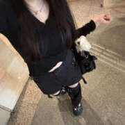 ねね 出勤🎀 彼女の部屋本店