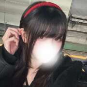 ゆうり 今日は18時〜❕❕赤のカチューシャどうですか( ;´꒳`;)❤️🌹 神田エマニエル