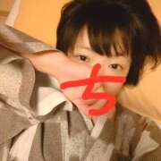 ちえり 電車で外国人に囲まれるとスラれるんじゃないかとビビってリュックを両手でギューッと抱きしめてしまう私だけど今日も元気です！ 美熟女専科白夜