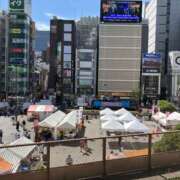 及川つきの 新橋はお祭り ミセスの癒しエステ