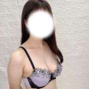 ヒメ日記 2025/10/01 17:01 投稿 上原りあ 断りきれない美人マッサージ嬢たち