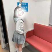 岡部　こころ 出勤してます！ 寝取り×制服 義理義理な女学園