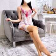 美月なぎさ ‎🤍艶っぽ ルピナスパルフェ