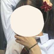 もあ ねぼすけ パンチラJK