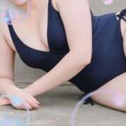 しいな(昭和50年生まれ) 仕事してる風、帰りの新幹線にて 熟年カップル名古屋～生電話からの営み～