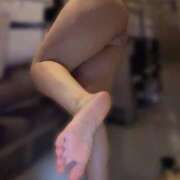 なみ(爆乳Gカップ) 踏まれたいお兄さんいる？❤︎ 学園天国