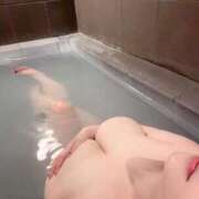 あやか 出勤です♡ ノーブラで誘惑する奥さん谷九・日本橋