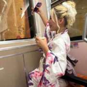 りな まだあ？！？ ノーブラで誘惑する奥さん谷九・日本橋
