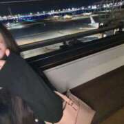 三枝 深夜の空港 鶯谷人妻城