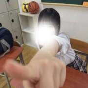 ヒメ日記 2026/08/05 12:40 投稿 もえ 学校帰りの妹に手コキしてもらった件 梅田