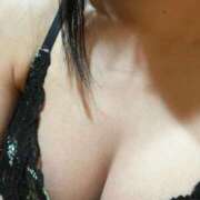 愛沢かぐら 楽しくお仕事できました✨ 全裸にされた女たちor欲しがり痴漢電車