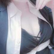 来賀　びすけ ひとりでする時のお供 ノーパンパンスト スケベなOL梅田・兎我野店