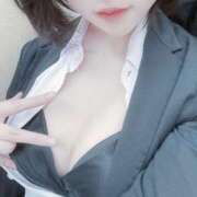 来賀　びすけ たいきんしてます！ ノーパンパンスト スケベなOL梅田・兎我野店