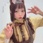 はい オン眉ロリメイドさん E+アイドルスクール新宿・歌舞伎町店