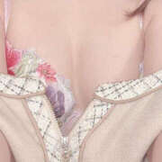 哀川れいら 受付中♡ ド淫乱セレブ妻