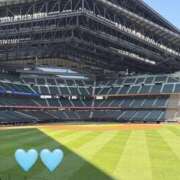 花丘あおな ホームにて⚾️ 色気あるワイフ