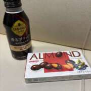 ゆの ﾊﾟｸ(*ﾟ～ﾟ*)ﾓｸﾞ ﾓｸﾞ ゴールドフィンガー