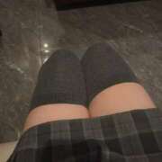 ふたば 絶対領域♡ 白い巨乳