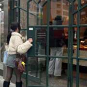 まりな【魅せつける絶対領域♡】 旅行行ってきました✈️ LIPS(リップス)