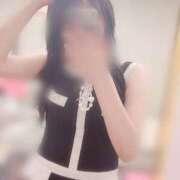 まりな【魅せつける絶対領域♡】 出勤です💞 LIPS(リップス)