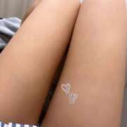 泉まな ❤︎ 全裸美女からのカゲキな誘惑