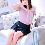 ヒメ日記 2025/10/11 22:43 投稿 ブドウ 飾窓