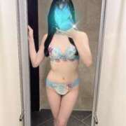 さら 夜中は何考えてるの？💭☺️💓 舐めたくてグループ～君とサプライズ学園～越谷校