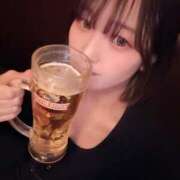 ラ　ラ 明日出勤🫶🏻 びしょぬれ新人秘書