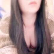 りほ 今日はちょっとお肌がしょんぼりです💭 豊満倶楽部