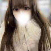 ド素人どM18歳りかちゃん ○○に出したいよねっ🫶 ロイヤル　アテンダー