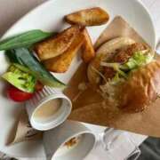 ヒメ日記 2025/10/09 10:34 投稿 みるく 桃李（とうり）