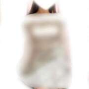 るる 久しぶりの出勤です🙇🏻‍♀️お待たせしてたお兄さんたちごめんなさい🙇🏻‍♀️ アラモード