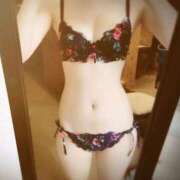 なぎ 秋風に癒されて🍂** キティーズテラス渋谷店